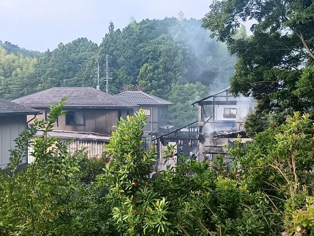 松江市で住宅など6棟焼く火事…民家2棟全焼 複数人が救急搬送|TBS NEWS DIG