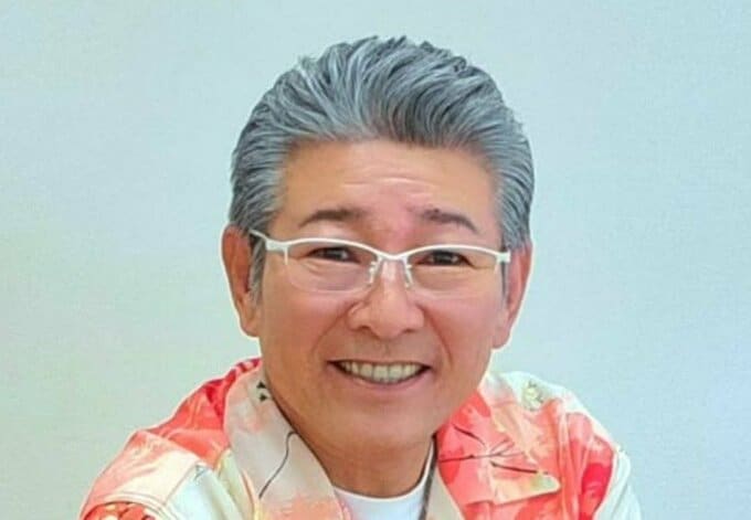 【 布川敏和 】　ぎっくり腰に　「腰が, グキッ！っと～」「外も寒かったからかな~~~？」「いや, 還暦ジジイの運動不足やろなぁ~~~!!」「あぁ, 情けない~~~」|TBS NEWS DIG