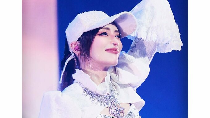 【 浜崎あゆみ 】 「しんどい時こそ笑ってみる」「いつかそれが本当の笑顔になる日は必ず来る」　ステージ写真と共に綴る|TBS NEWS DIG