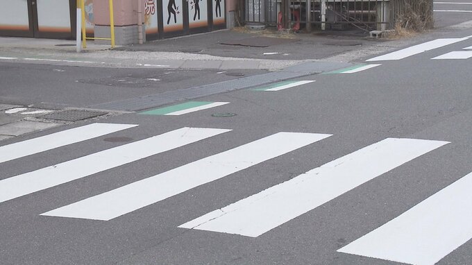 パトカー追跡の３人乗りバイクがタクシーと接触　現在も逃走中　大分|TBS NEWS DIG