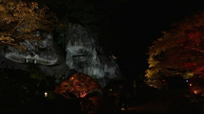 「復旧復興を願い」紅葉の名所を幻想的にライトアップ　|　石川県のニュース｜MRO北陸放送