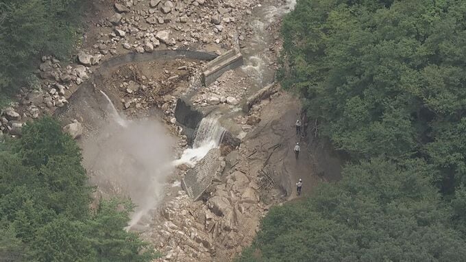 【続報】北アルプス燕岳の登山口・中房温泉に通じる県道　土石流が発生　橋が流され川が大きくえぐられる　歩行者も往来できない状況　宿泊客や登山客など合わせて約390人が足止め状態か　長野・安曇野市　|　SBC NEWS | 長野のニュース | SBC信越放送