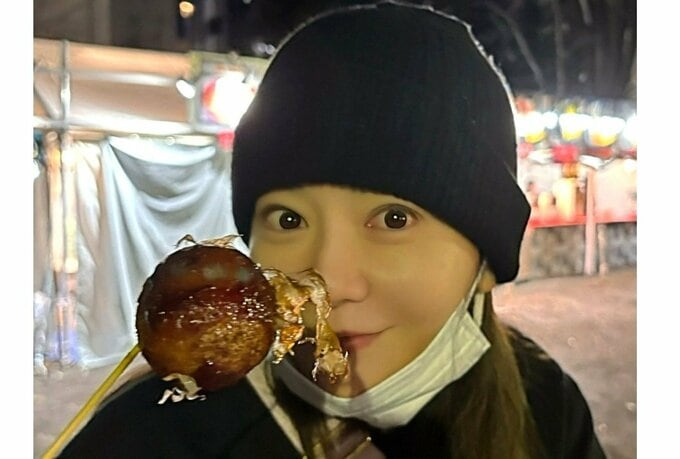【 華原朋美 】 「おっきい〜たこ焼き」　夜の露店の　大きなたこ焼きを満喫|TBS NEWS DIG