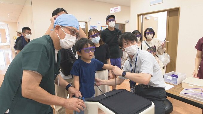ドラマで注目　子どもたちが手術支援ロボット「ダヴィンチ」を体験　別府市でふれあい病院祭　大分　|　大分のニュース｜OBS NEWS｜大分放送