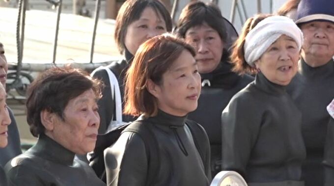 「全体的に海が浅くなっていた」輪島の海女100人が漁の再開目指して海中で海藻の生育調査　|　石川県のニュース｜MRO北陸放送