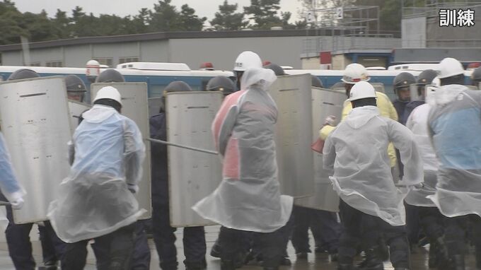 「警備の主役であるという自覚を」警視庁機動隊　約390人の新隊員訓練|TBS NEWS DIG