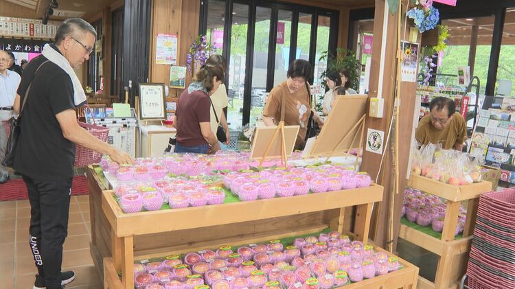 幻の桃”クリーンピーチ求めて行列 桃神社から生まれた「ももジンジャー