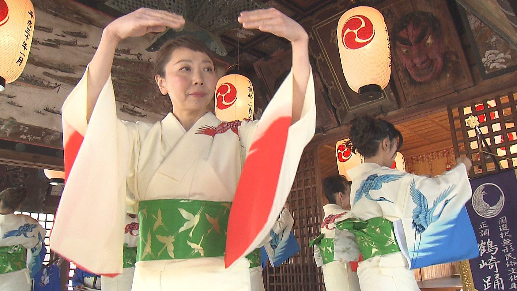 鶴崎踊」神社で踊り初め 発展願い2つの踊りを奉納 大分 | 大分の