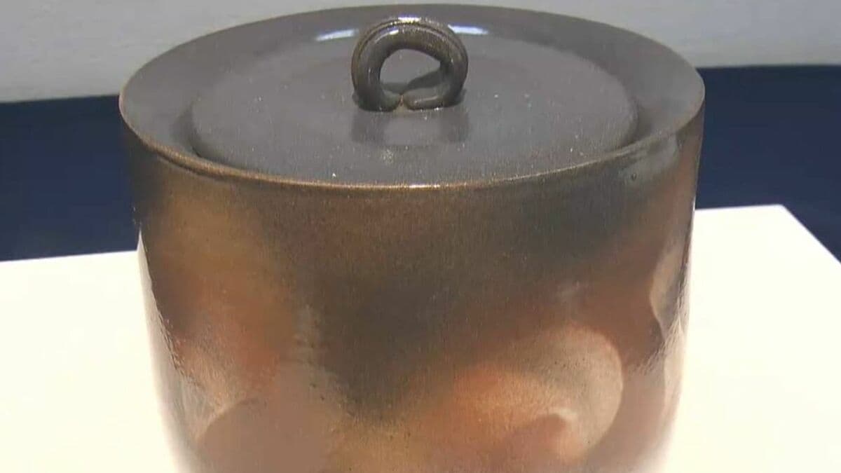 茶道具　萩焼　瓢花入 岡田裕 (山口県指定無形文化財保持者) 山口県の指定無形文化財保持者 萩焼作家・岡田裕さんの作陶展 土の色味