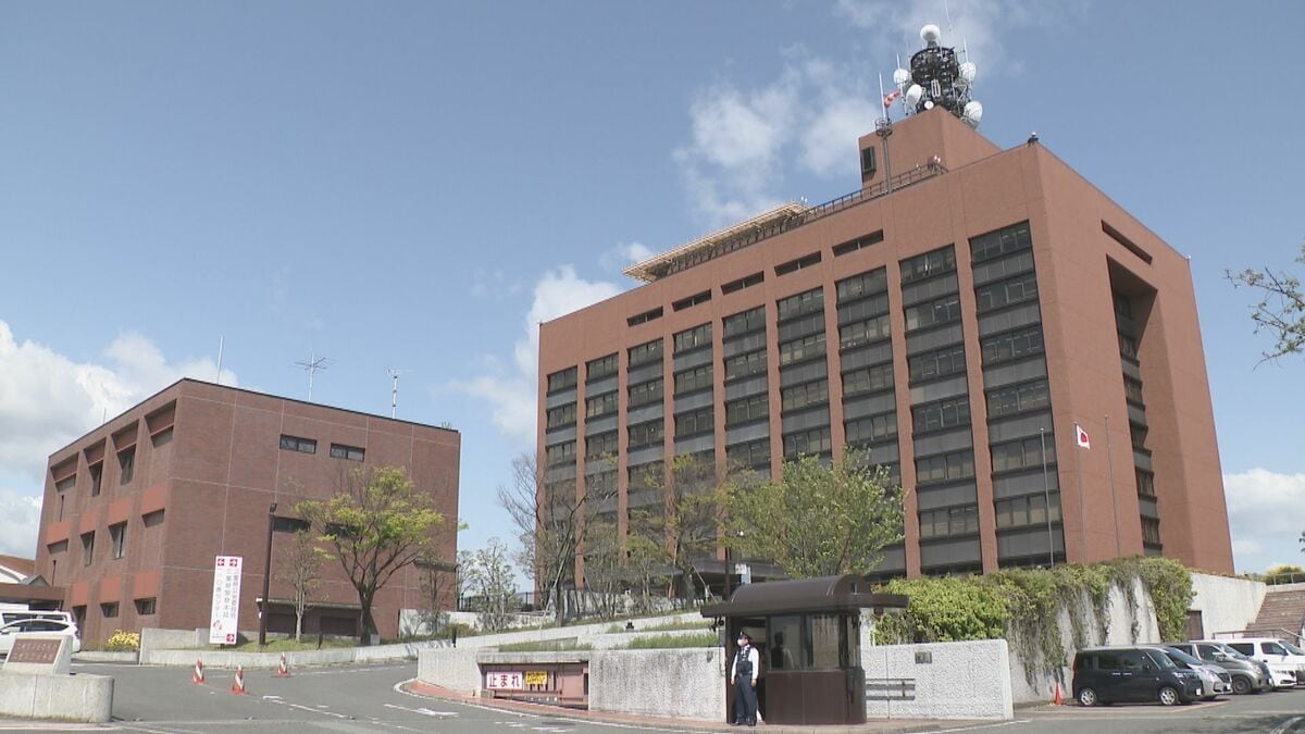 23歳男｢幼い子どものお尻に興味があった｣ 7歳男児の尻を触った疑いで再逮捕 商業施設で男子トイレの個室に連れ込み…三重･伊勢市