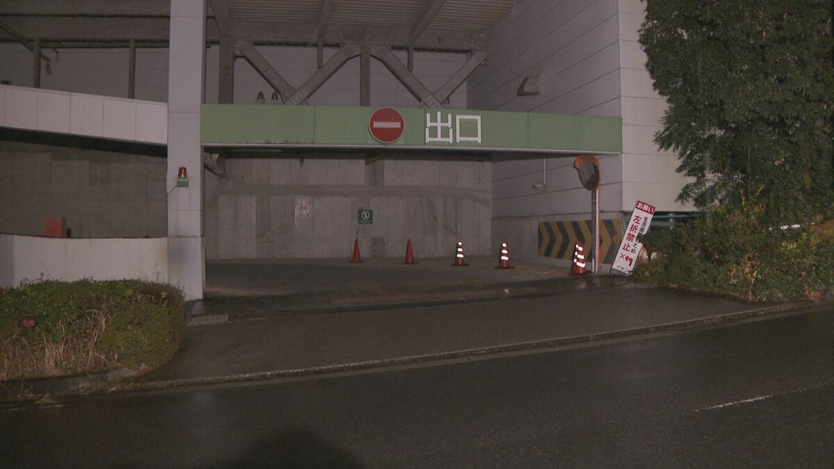 商業施設の駐車場から出てきた車 向かい側の住宅外壁や電柱に衝突 96歳の女性が死亡・70代の男女２人が重傷 愛知・瀬戸市