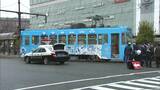 路面電車の後ろの車輪が別の線路に進入 車両トラブルで運行一時ストップ【岡山】|TBS NEWS DIG