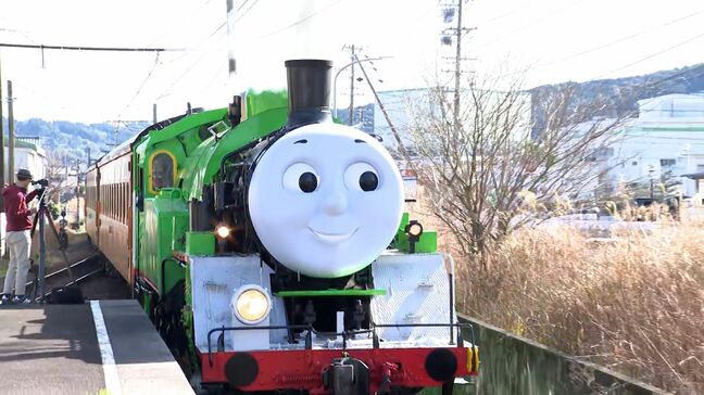 「みんなの笑顔を乗せて走る列車」大井川鉄道を走る「パーシー号」お披露目！ 全線復旧への期待背負うトーマス号の親友=静岡|TBS NEWS DIG