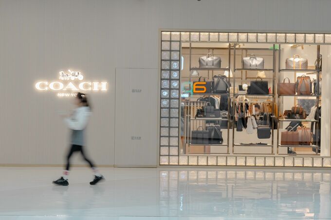 ファッション業界で中堅ブランドに勢い、消費者のコスパ重視が追い風