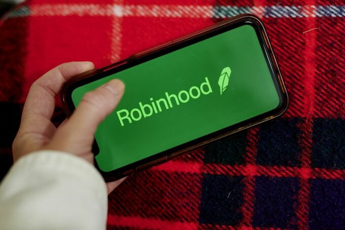 ロビンフッド、ソーシャルメディア参入へ－損益情報など共有する場に