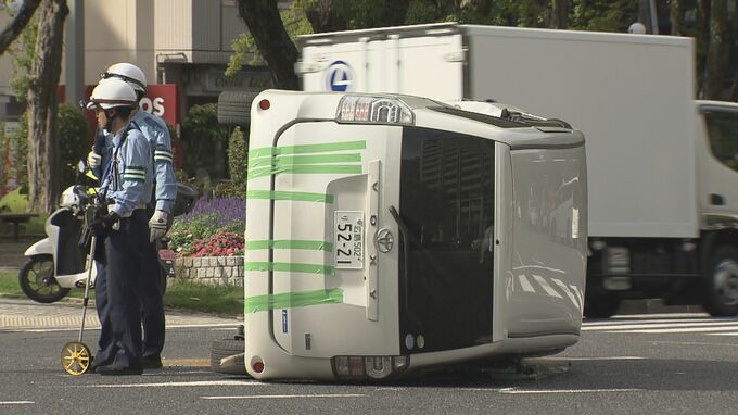 「車と車がぶつかって交差点に横転している」平和大通りで“右直事故”か　10代男性ふくむ3人けが　広島|TBS NEWS DIG