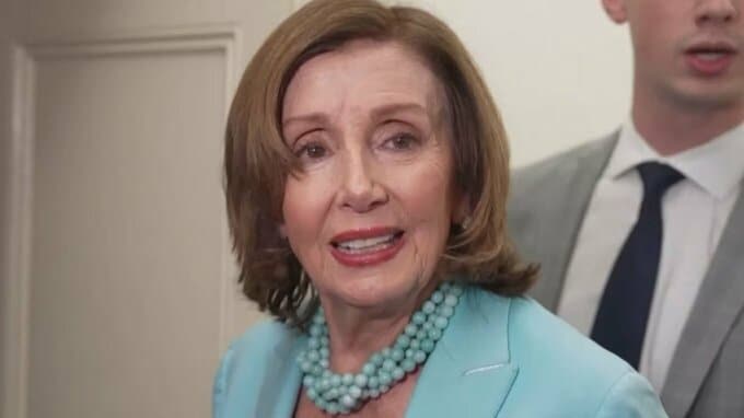 ペロシ元米下院議長の議席巡るレース、有力視された娘は出馬見送り