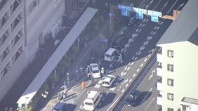 【速報】東京・足立区梅島でひき逃げ事件 運転手は現場から逃走　事件前に近くの自動車販売店で車を盗んだ疑いの男を確保 関連調べる　警視庁|TBS NEWS DIG