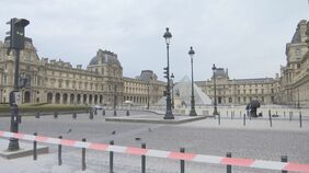 ルーブル美術館で強盗被害 ナポレオンの宝飾品など盗まれる|TBS NEWS DIG