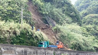 苓北町で『のり面崩落』　国道389号は崩落した周辺が通行止め　解除のめどたたず　熊本　|　熊本のニュース｜RKK熊本放送