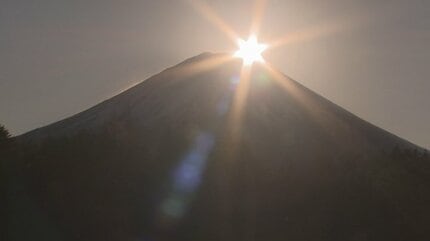 Wダイヤモンド富士の初日の出に「神秘的で今年1年もがんばれそう」 約