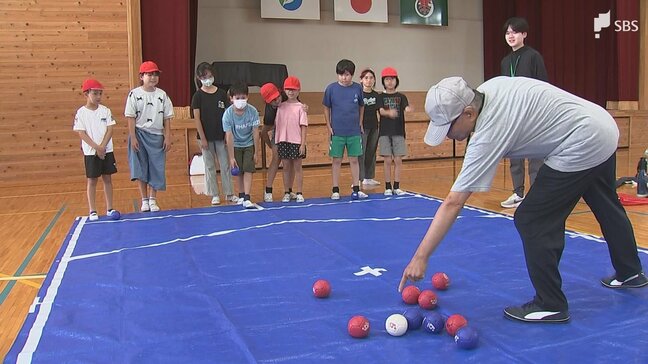 障害がある人への理解を パラリンピック競技「ボッチャ」を小学生が体験=静岡・袋井市|TBS NEWS DIG