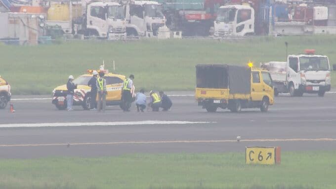 【速報】羽田空港C滑走路の中心部付近に深さ5センチほどの穴　修復作業で午後6時頃まで滑走路閉鎖し運航に影響|TBS NEWS DIG