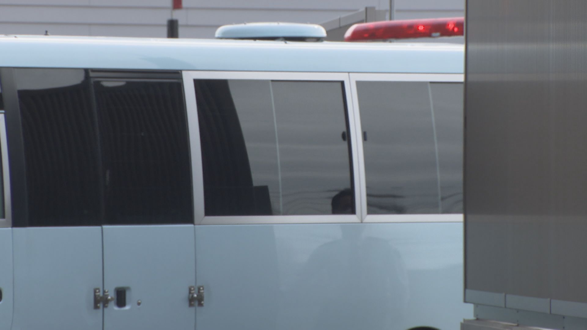 犬の散歩中に小3女児（8）死亡　トラック運転手｢ぶつかる音がするまで気付かなかった｣　11日に送検　