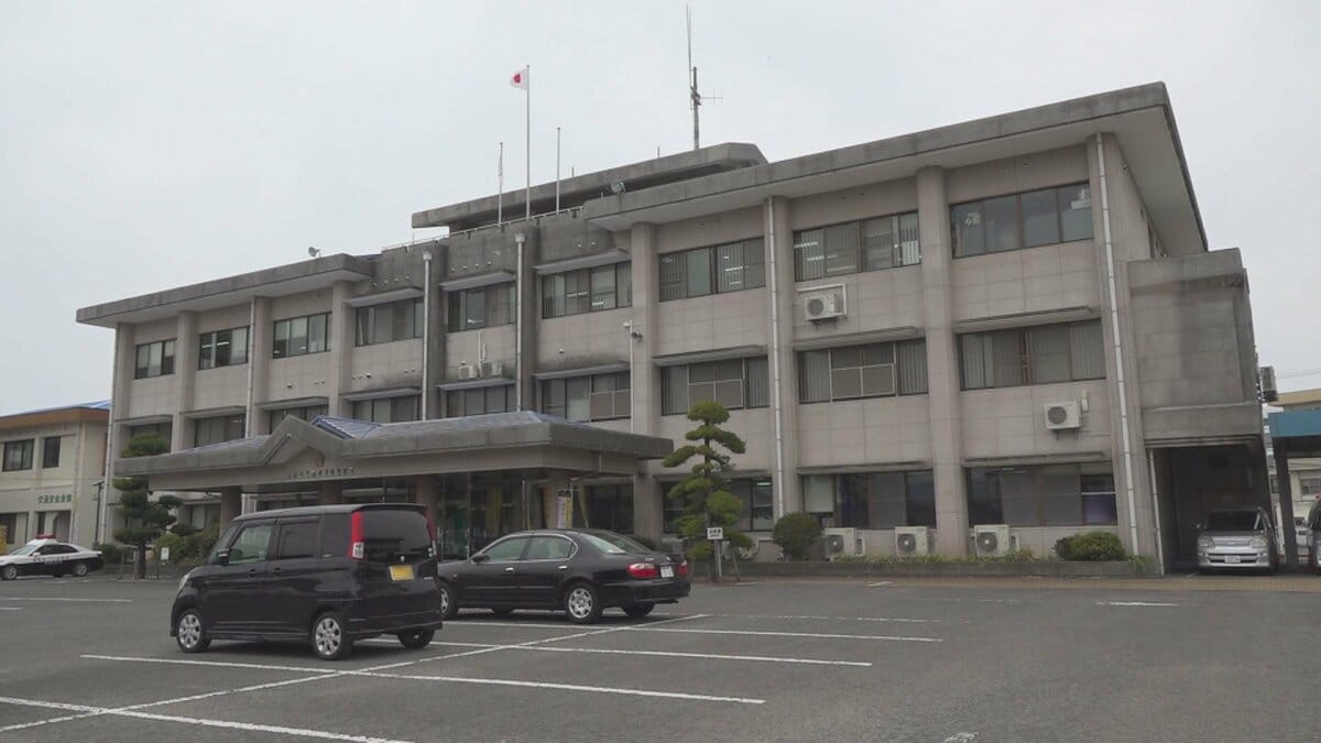 薩摩川内市甑島の海岸に身元不明の白骨遺体　事件・事故両面で捜査　鹿児島
