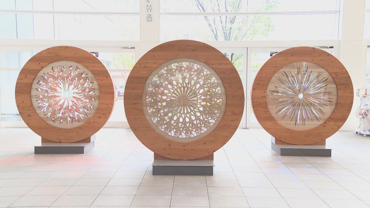 大分県立美術館で新作展示！日田杉の巨大オブジェに感動