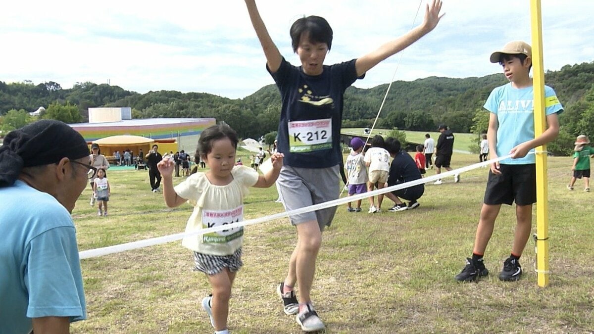 カンボジアに鉄棒を　開園前の遊園地で親子チャリティーマラソン　五輪メダリストの有森裕子さんも参加【岡山】