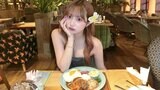【辻希美・長女】希空 「コナズ珈琲だーいすき!!」至福のカフェタイム、デニムとこだわりネイルで彩るオフショットを公開|TBS NEWS DIG