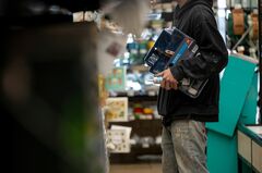 ミシガン大消費者マインド指数、４月速報値50.8に低下－予想下回る| TBS CROSS DIG with Bloomberg