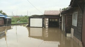 【速報・追記あり】大雨の青森市の456世帯892人に緊急安全確保　瀬戸子川が氾濫　漁港近くは一時広範囲に道路冠水・床下浸水　県内では前日も２２５ミリ超の記録的大雨　青森【午前５時４０分更新】|TBS NEWS DIG