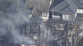 【速報】「2階建て建物炎上」と通報 4人暮らしの住宅で火災 1人と連絡が取れず 消防車9台出動|TBS NEWS DIG