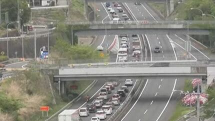 中央道 上り線が上野原IC付近まで12kmの渋滞 大型連休に伴う交通集中