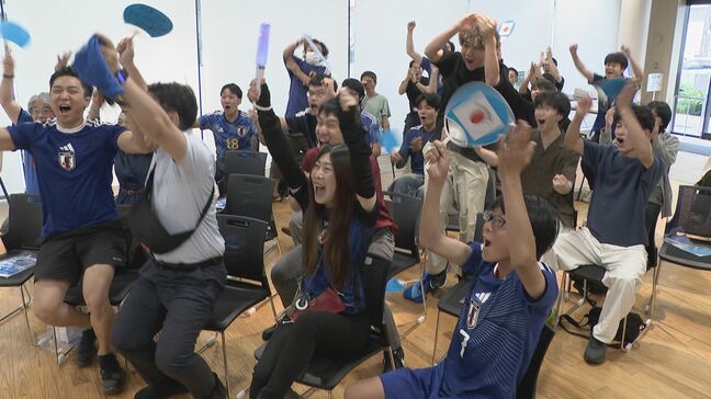 W杯 日本VSオランダ 鈴木淳之介選手の地元も大盛り上がり! 岐阜・各務原市役所に市民ら約60人が駆けつけエール|TBS NEWS DIG