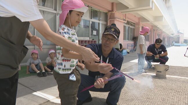 保育園で花火教室 火が服に燃え移ってしまった時は…“ドロップアンドロール” 愛知・愛西市|TBS NEWS DIG