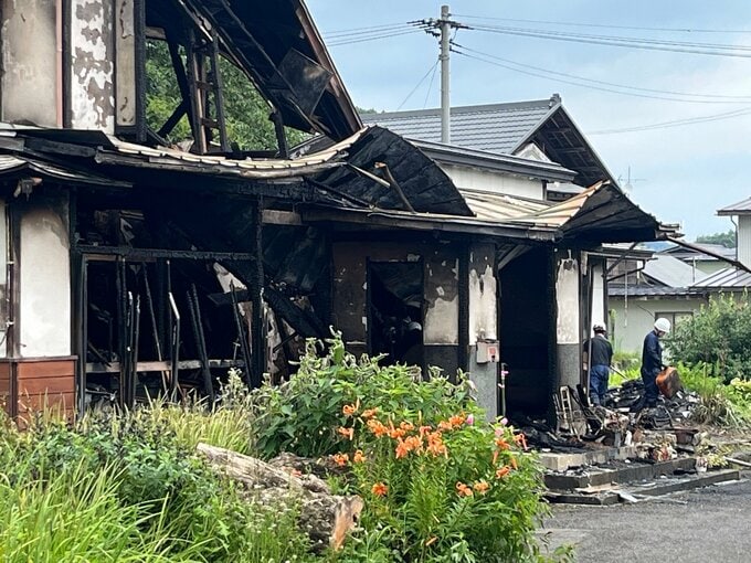 1日未明　大江町で住宅全焼　家族３人搬送も命に別状なし（山形・寒河江署）　|　山形のニュース│TUYテレビユー山形
