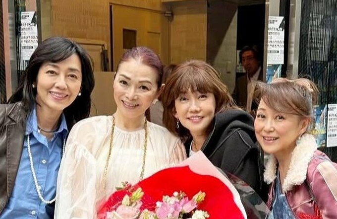 【早見優・渡辺めぐみ・松本伊代・つちやかおり】　花の８２年組・同期の舞台を観劇　「観劇する側も楽しいわぁ」|TBS NEWS DIG