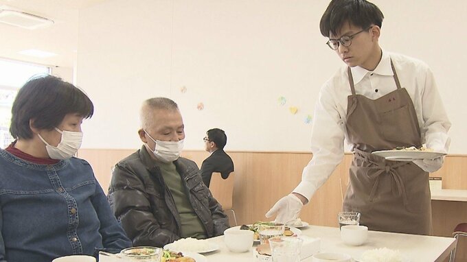 さくらの杜高等支援学校の生徒がコース料理を披露　保護者に感謝伝える　大分　|　大分のニュース｜OBS NEWS｜大分放送