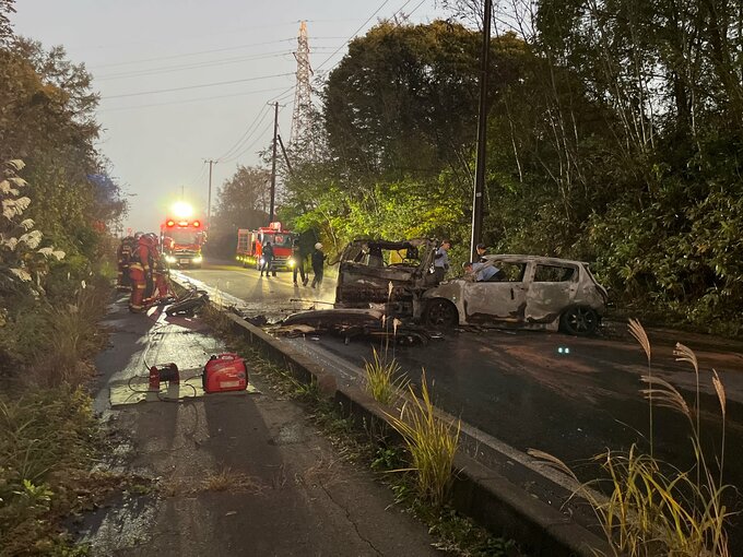 キャンピングカーと乗用車が正面衝突　3人が重軽傷　県道で2台炎上　福島・磐梯町　|　福島のニュース│TUF