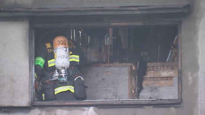 東京・葛飾で住宅火災　60代の男性1人けが　火は約1時間半後に鎮圧|TBS NEWS DIG