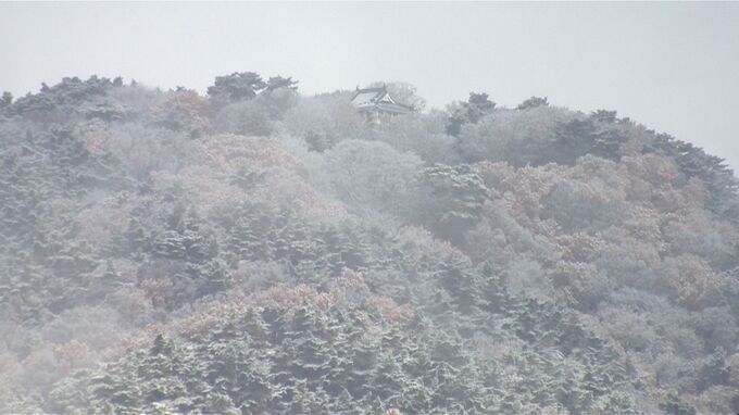 長野市で「初雪」観測　野沢温泉村では積雪　善光寺の北側の大峰山や飯綱方面も雪化粧　昨年と同日の観測…22年よりは2週間早く　　|　SBC NEWS | 長野のニュース | SBC信越放送