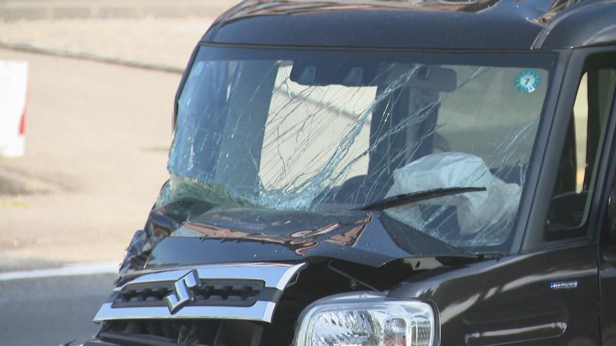 軽トラックと軽乗用車など5台が関係する事故 70歳男性1人が意識不明の