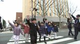 大人気のポケモンも登場!黄色いワッペン贈呈式 入学前の子どもたちが交通ルールを学ぶ 盛岡市|TBS NEWS DIG