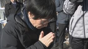 「とうとう10年も経ってしまった」尾木直樹さんが教え子を慰霊　軽井沢町のスキーツアーバス事故から15日で10年　大学生など計15人が死亡　26人が重軽傷　国道18号碓氷バイパス　長野|TBS NEWS DIG