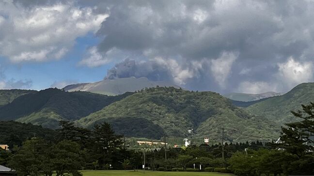 新燃岳で連続噴火継続（午後3時）噴煙300ｍ【降灰予報きょう・あす】鹿児島・宮崎|TBS NEWS DIG