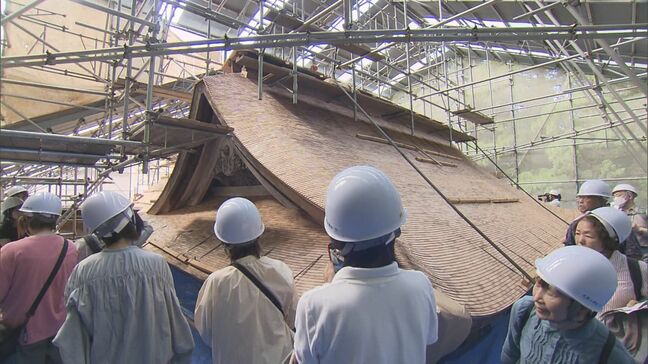 匠の技を間近で　大神山神社奥宮の末社・下山神社　屋根修繕終わり特別拝観|TBS NEWS DIG