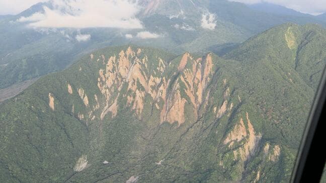 けさの地震で「眉山」再び表面剥離か 砂煙立ち上る 監視カメラで確認 |TBS NEWS DIG